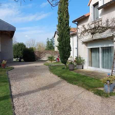 Gite Amanala Poitou Saint-Genest-d'Ambiere Luaran gambar
