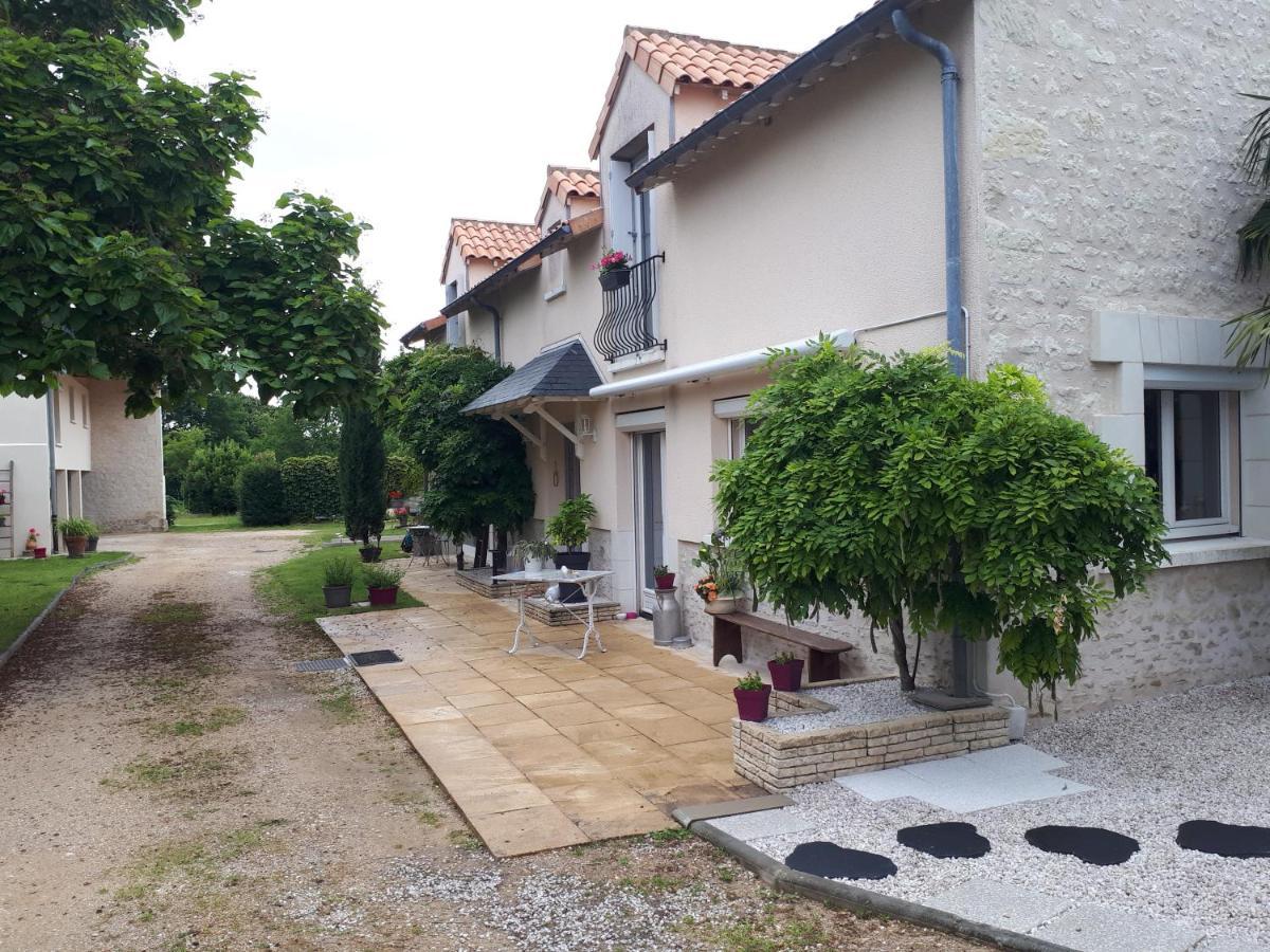 Gite Amanala Poitou Saint-Genest-d'Ambiere Luaran gambar