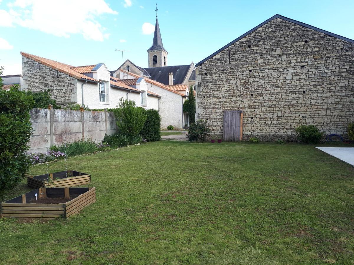 Gite Amanala Poitou Saint-Genest-d'Ambiere Luaran gambar